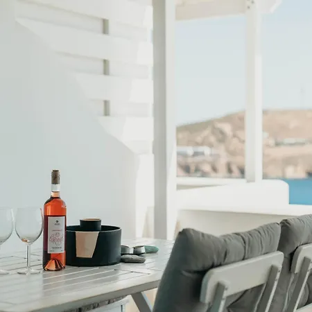 Bella Vista Serifos Town
