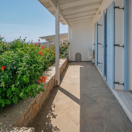 Bella Vista Serifos Town