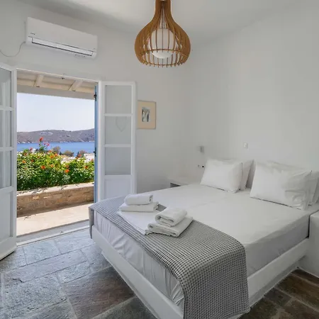 Bella Vista Serifos Town